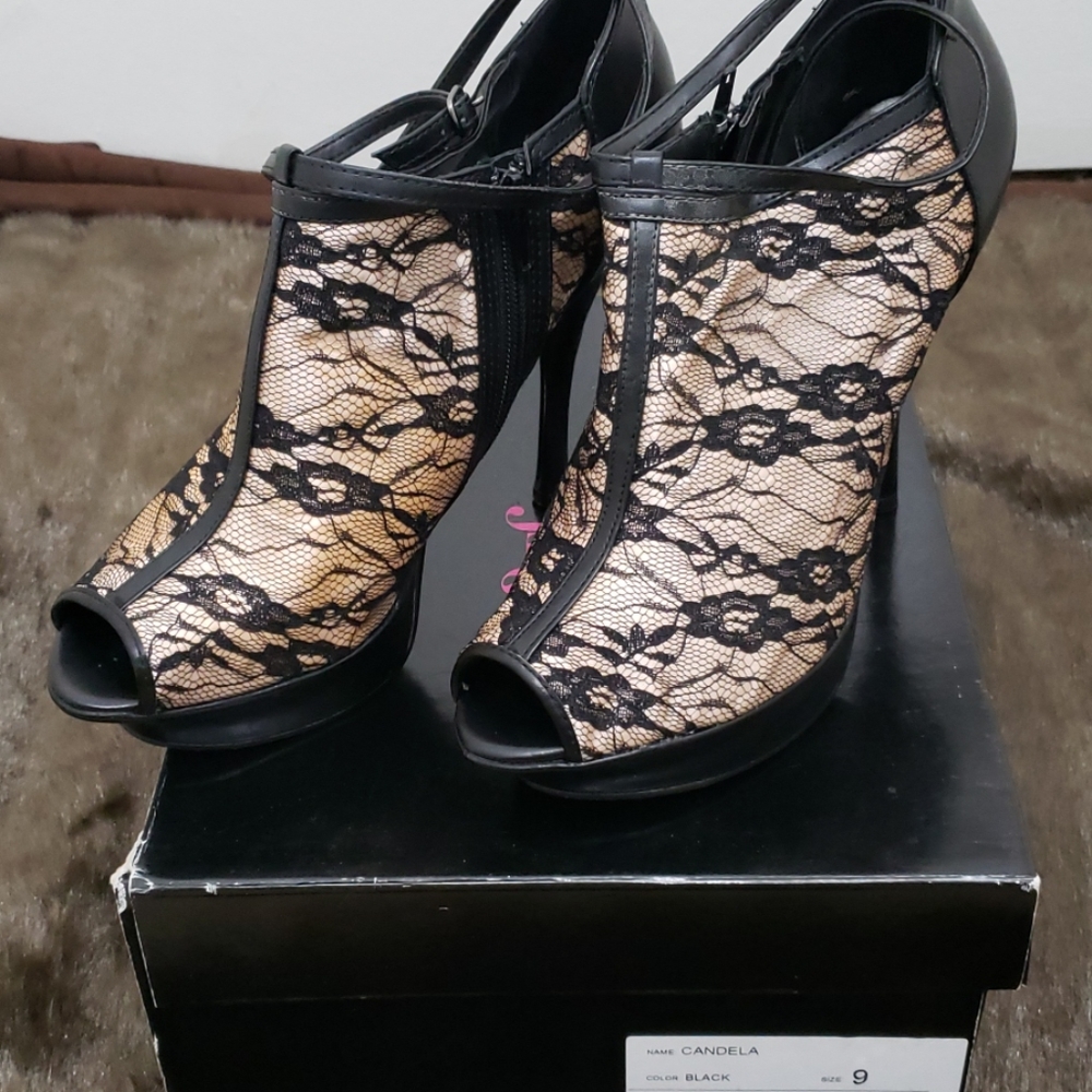 Heels - Picture 5 of 6